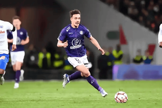 金年会平台-包含国际比赛日马赛备战法国杯，主帅复盘细节曝光，质疑声仍在，医务组通报恢复的词条